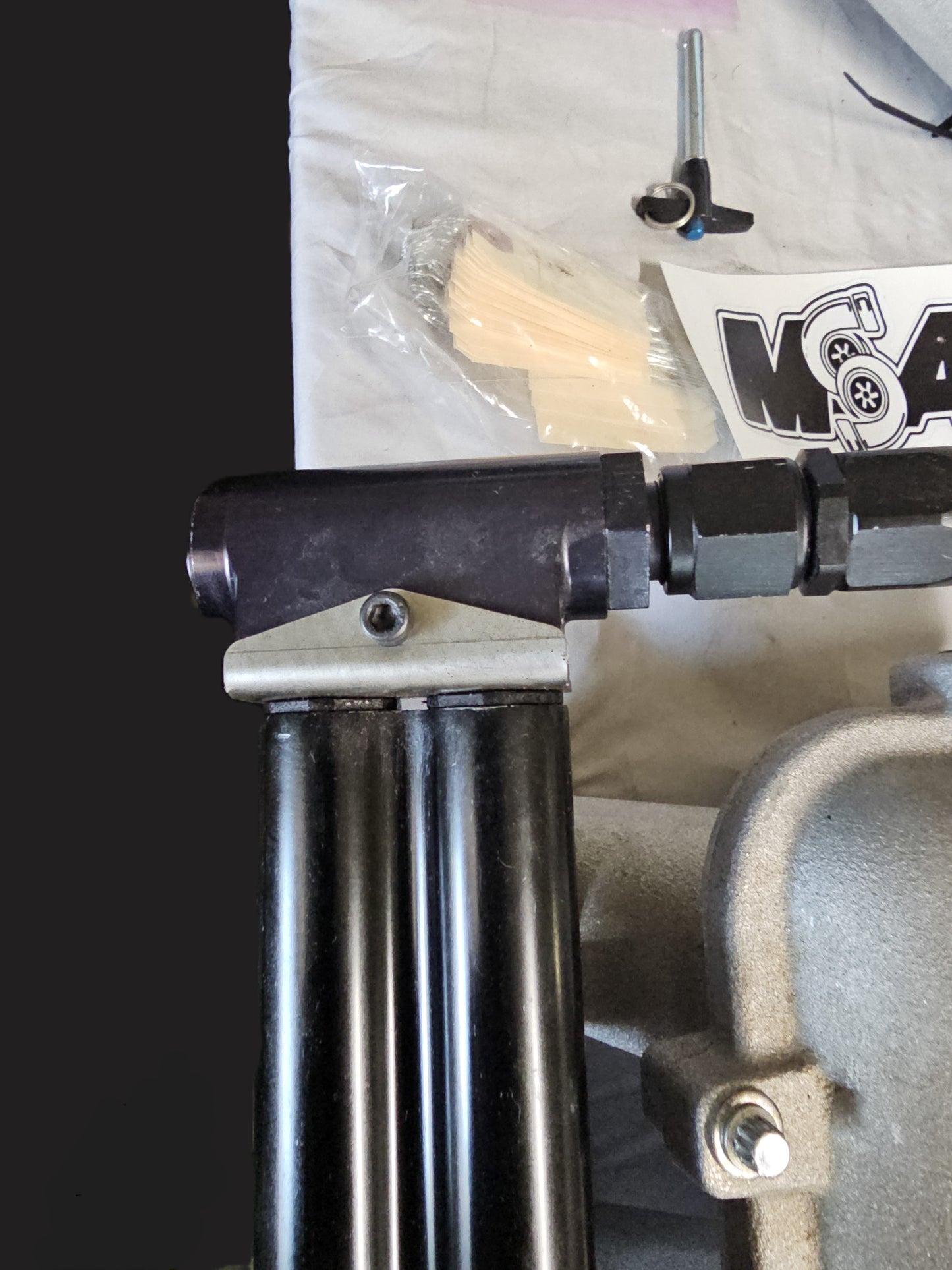 Holley Lo-Ram Manifold Base and Fuel Rails Dual Fuel Injector - GM LS3/L92 with tick feed adapters